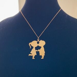 ‼️final must bundle ‼️Kissing Boy & Girl Necklace